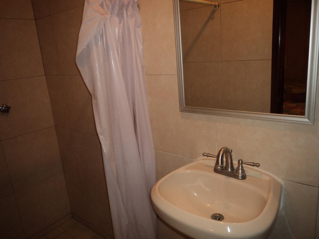 נאבוחואה Hotel California מראה חיצוני תמונה